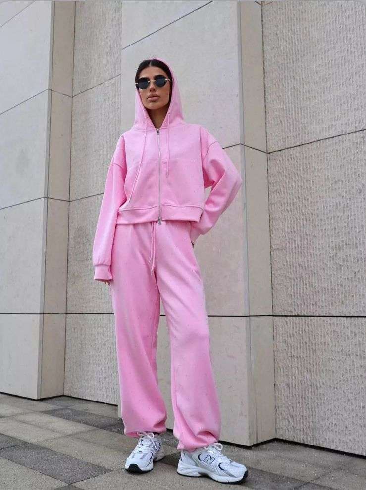 Спортивные костюмы  