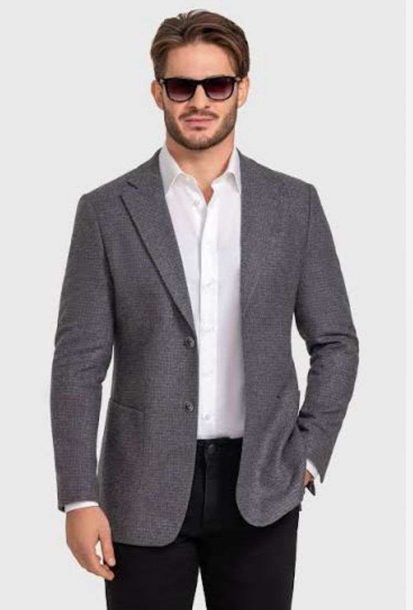 Костюмы и пиджаки  