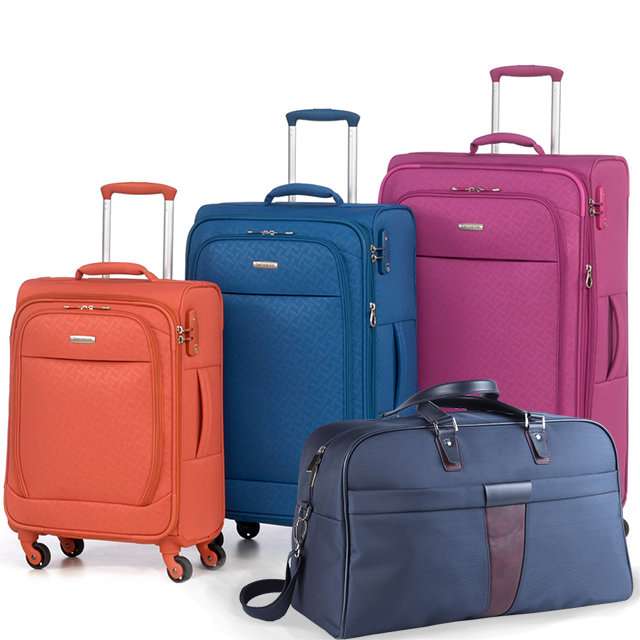 Чемоданы и дорожные сумки